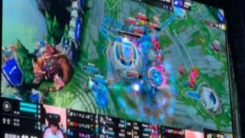 邵佳一独挑大梁仅一年半，西海岸队赛季惊艳中超，稳居第九名！